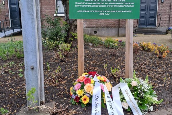 Kinderen herdenken Geertje Pel – Groot